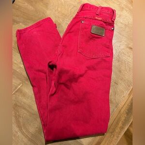 Vintage women’s Wrangler jeans. Width is 13.5 and inseam is 30.